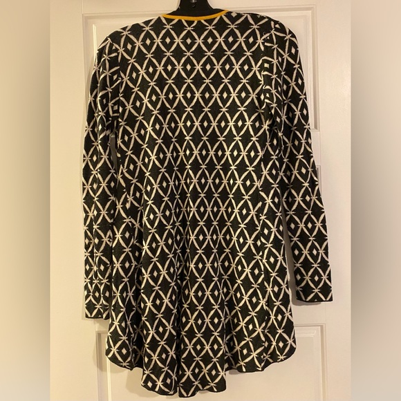 belle by Bellini Size S Cream black
Orange Accented Open Front... - Picture 2 of 5